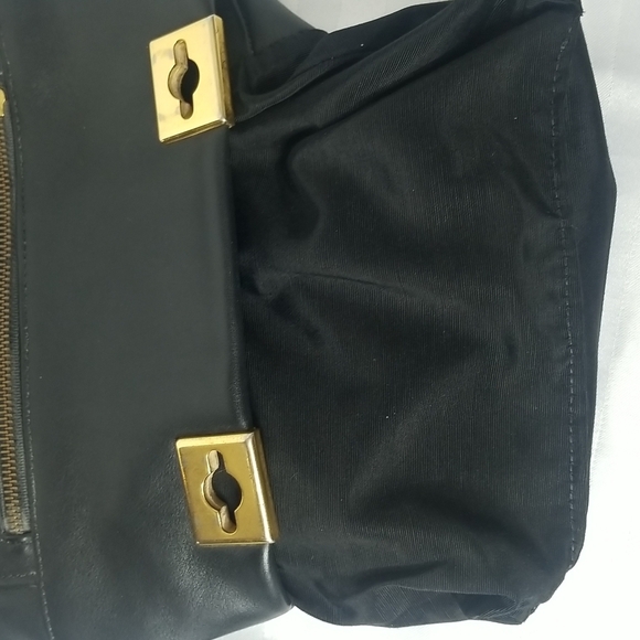 MAXX NEW YORK BLACK LEATHER CROSSBODY BAG - Picture 8 of 8
